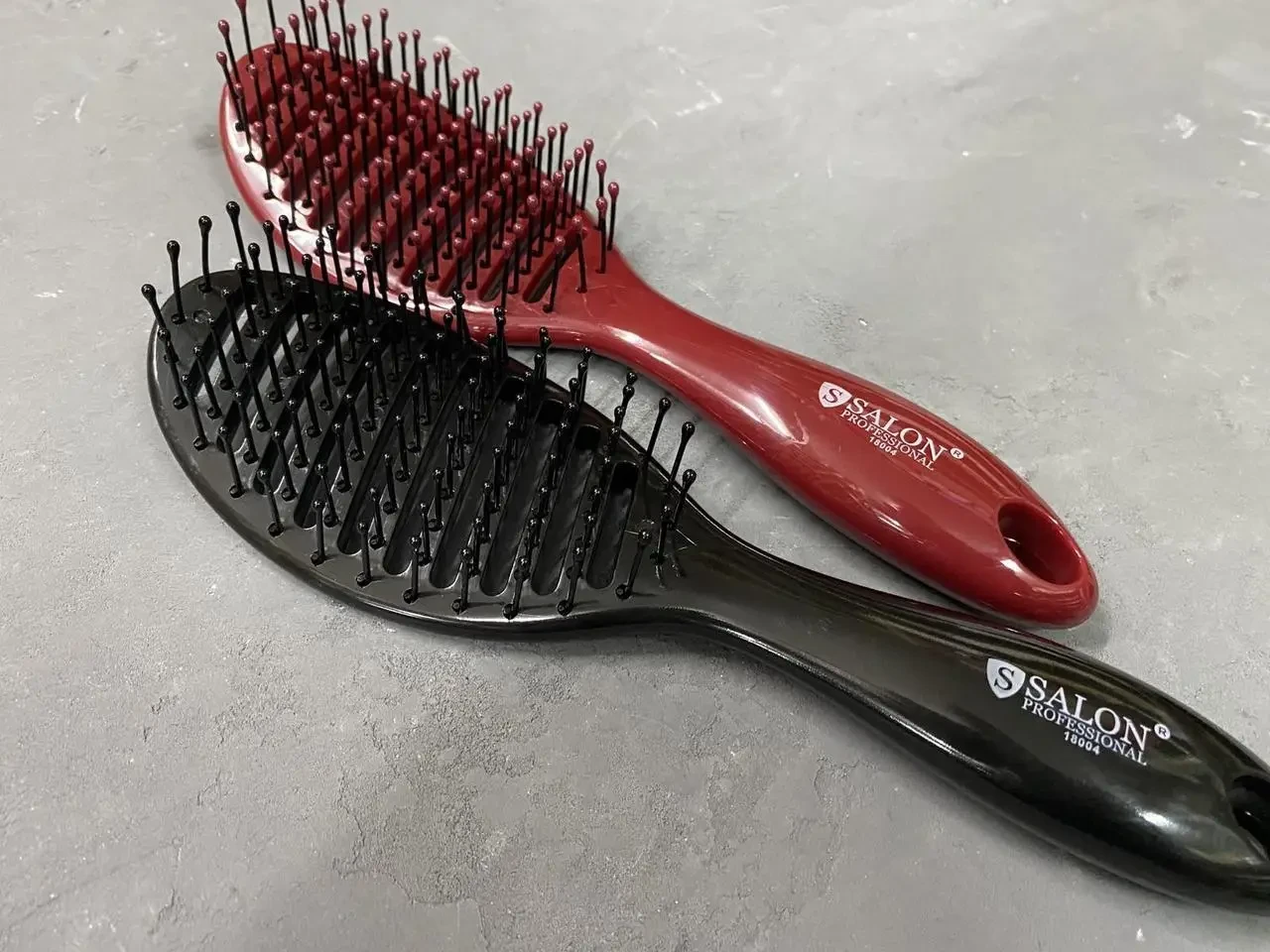 Овальна Щітка вигнута пластмасова SALON, фото 1