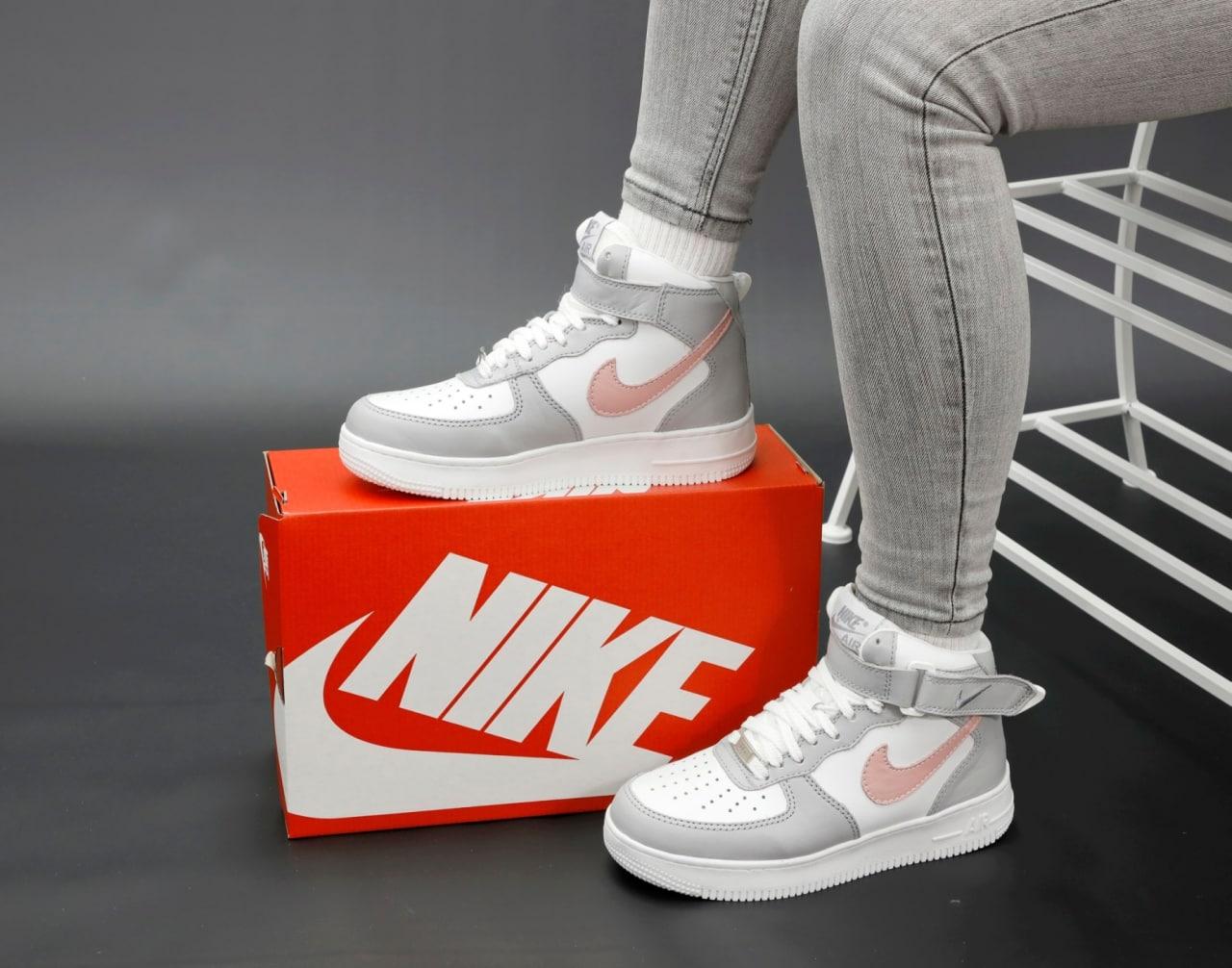 Жіночі зимові кросівки Nike Air Force Winter Gray Pink (Білі Сірі та рожеві) Взуття Найк Аір Форс Високі теплі хутро