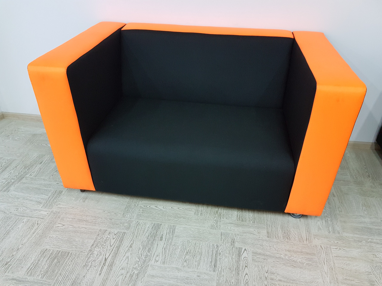 Диван для дитячої кімнати, садка, кафе з підлокітниками на замовлення, фото 1