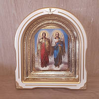Икона Михаил и Гавриил Архангелы, лик 15х18 см, в белом дерев киоте со вставками, арка