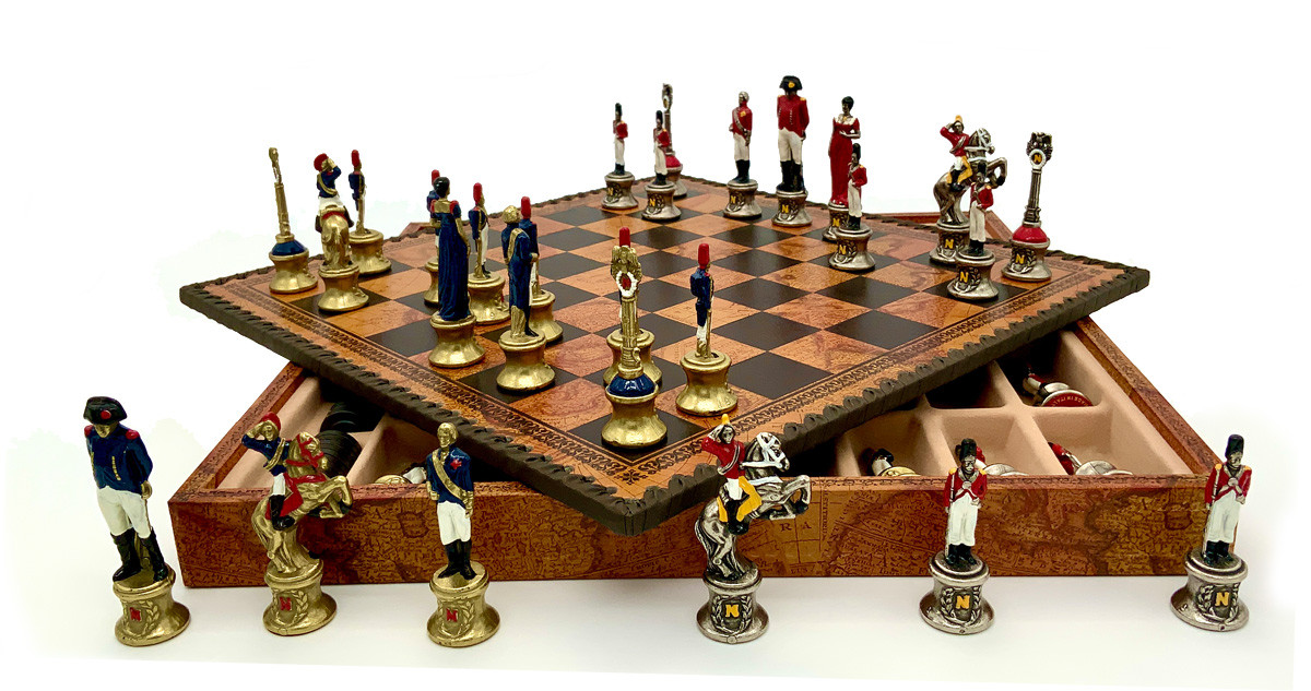 Шахи шашки і нарди  на подарунок  Italfama "Армія" матеріал  кожа розмір 35*35 см  Колір  коричневий
