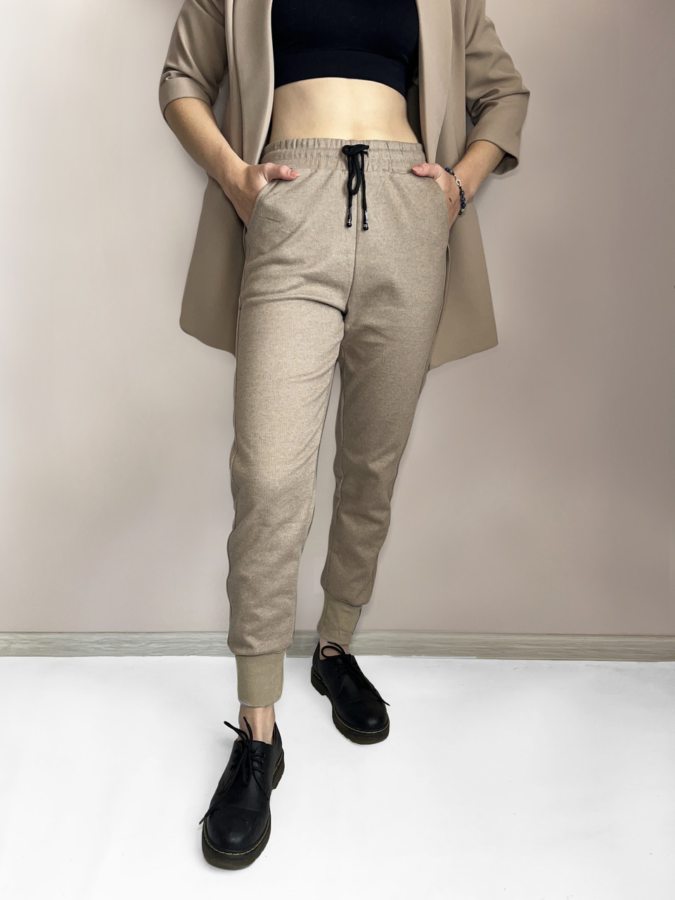 Штани жіночі зимові з начосом зі щільного трикотажу Штани під манжет у бежевому кольорі XL