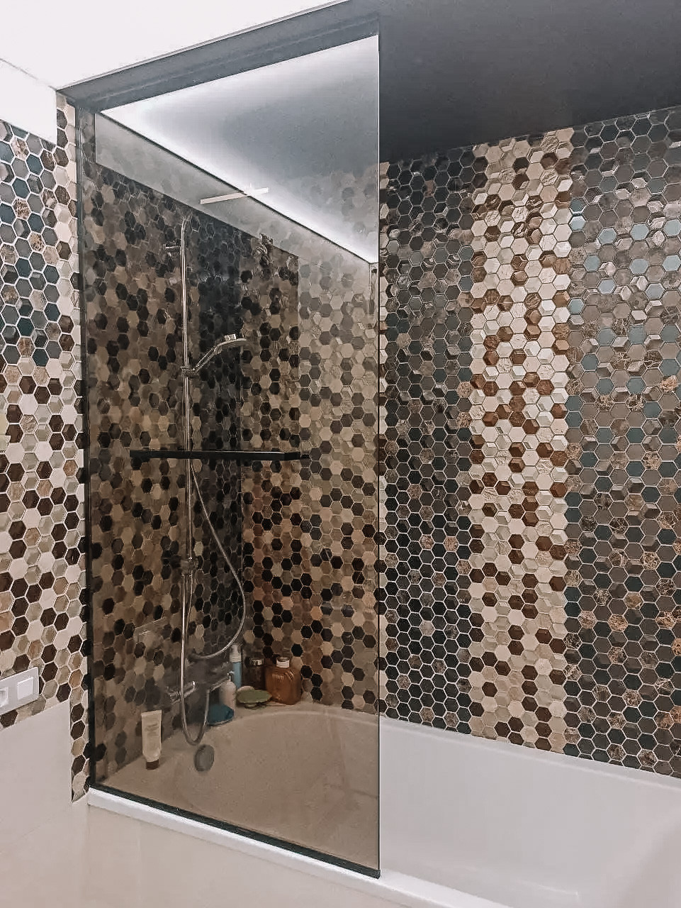 Шторка на ванну стеклянная до потолка FEDERICA (Федерика) матовая - фото 3 - id-p1613322415