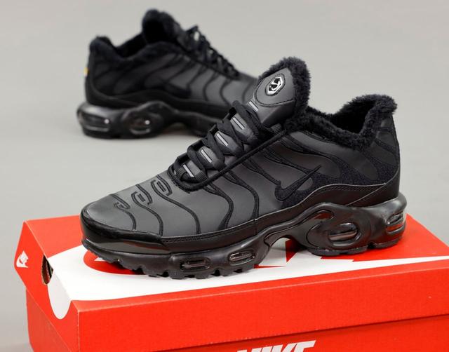 Обувь Nike Air Jordan 1 Retro Winter Black