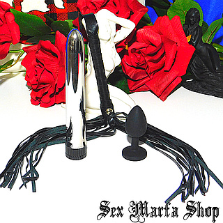 Секс Набор "Туман", 3 шт. Вибратор, анальная пробка со стразом, плетка, комплект для секса БДСМ, черный, MS2S
