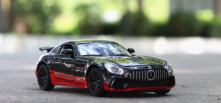 Модель автомобиля Mercedes Maisto AMG GT уменьшена 1:32 с светящимися фарами и звуковыми эффектами мотора. - фото 2 - id-p1130905815