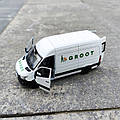 Модель автомобиля Грузовое такси Groot 1:32. Игрушечная машинка Грут. Фирменная металлическая машинка Groot.