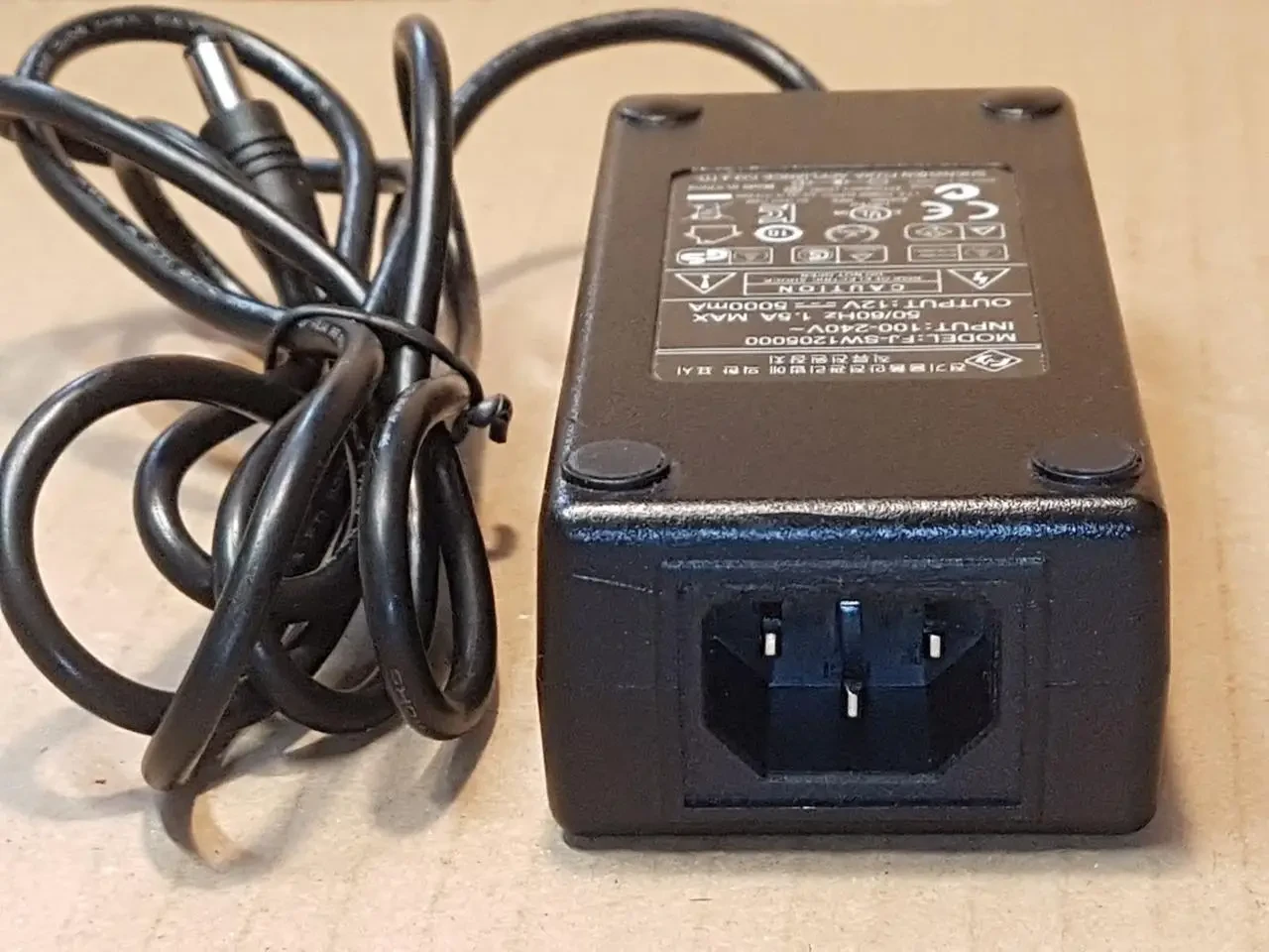 Блок питания 12В 5А 60Вт Размер штекера: 5,5*2,5м пластик, цена 185 грн ...