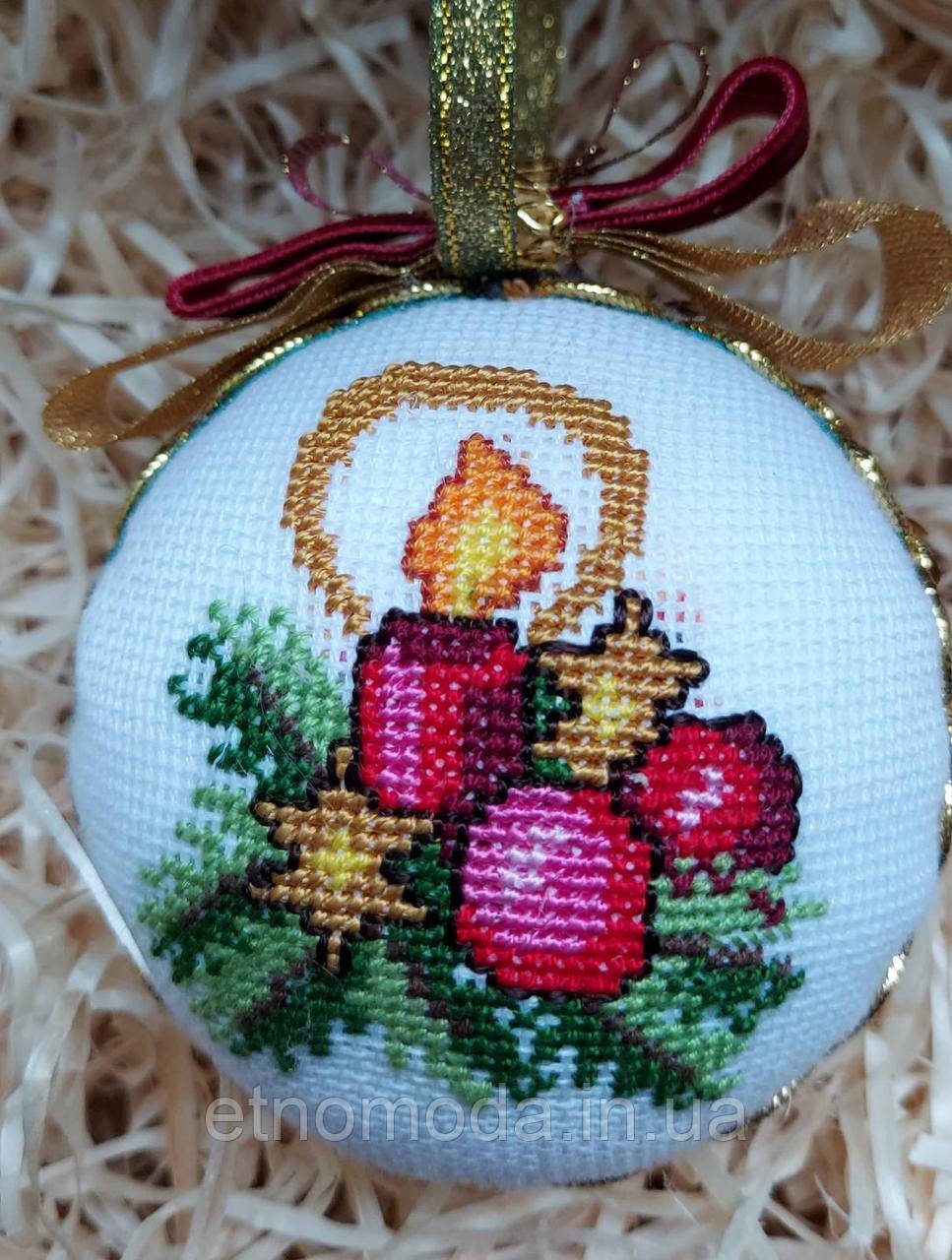 Іграшка новорічна з ручною вишивкою 100% hand made (діам. 8 см)