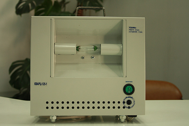 Кварцова лампа "Кварц-125-1"