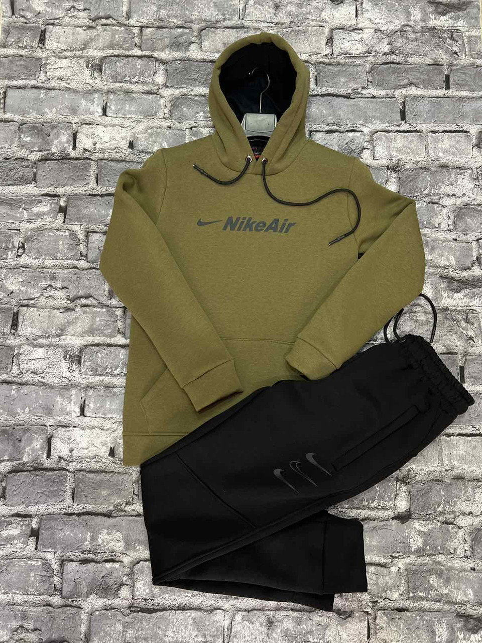 Чоловічий утеплений оливковий спортивний костюм найк на флісі з капюшоном у розмірі М, фото 1