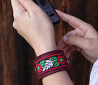 Жіночий браслет на руку з натуральної шкіри на металевих кнопках/ Бордовий