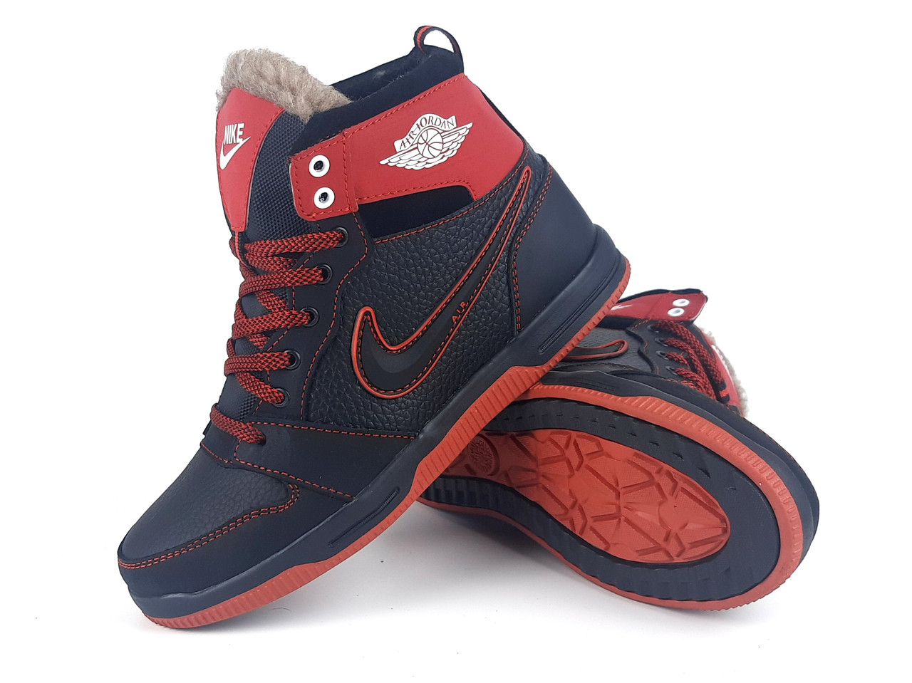 Взуття дитяче шкіряне черевики для хлопчиків кросівки зимові з хутром розмір 34 розпродаж