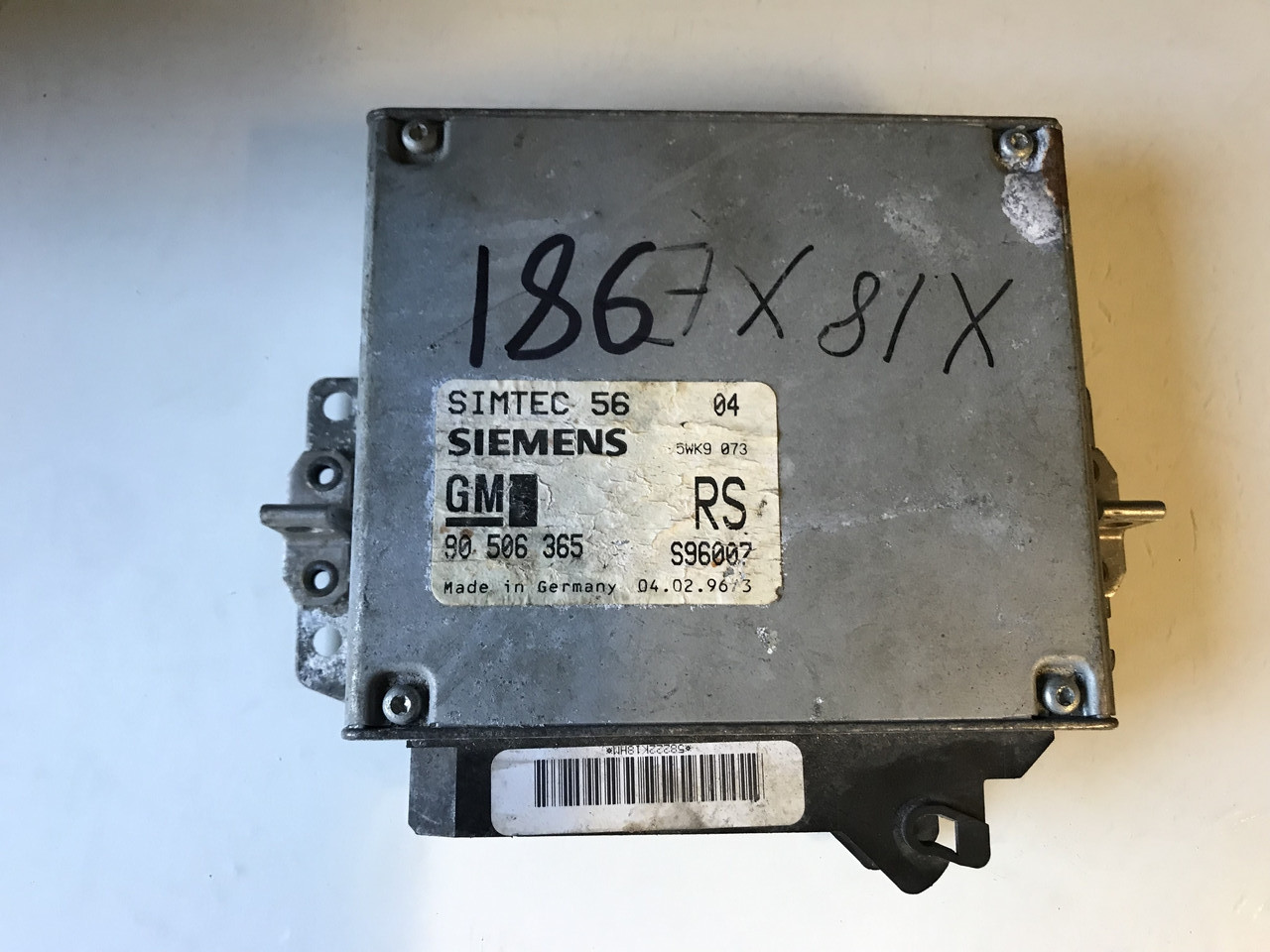 Блок керування двигуном ЕБУ Opel Vectra B X18XE 90506365 5WK9073 No186