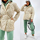 Демісезонна жіноча коротка куртка прямого крою із затяжками на талії з плащової тканини на силіконі норма і батал, фото 8