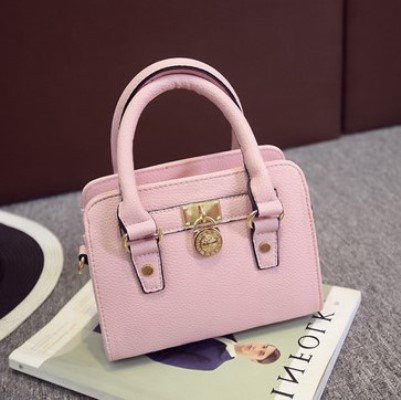 Маленька жіноча рожева сумка