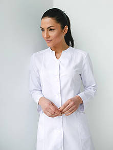 Білий жіночий медичний халат з довгим рукавом без коміра на зав'язках