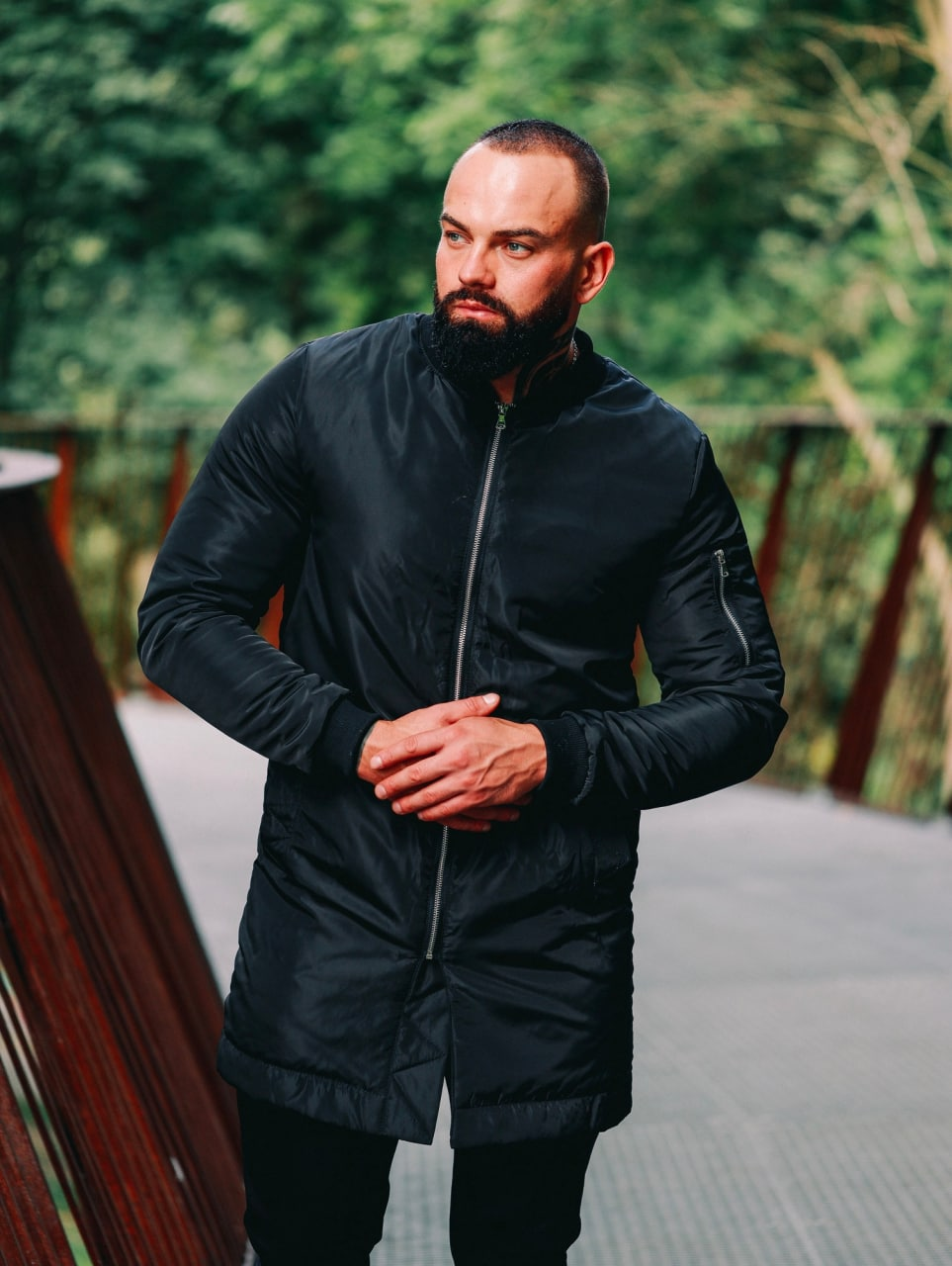 Чоловіча куртка-бомбер довгий плаш весняно осінній на блискавці, чоловічі куртки бомбери стильні однотонні