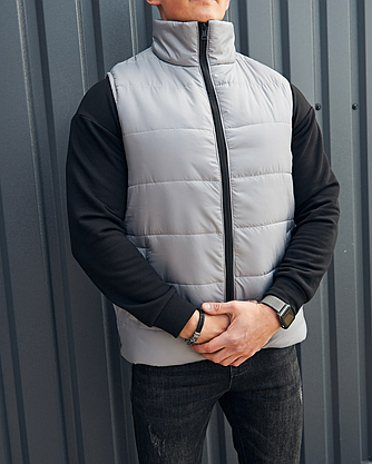 Мужская жилетка безрукавка дутая серого цвета, жилетки мужские весна-осень на молнии с карманами спортивные, фото 3