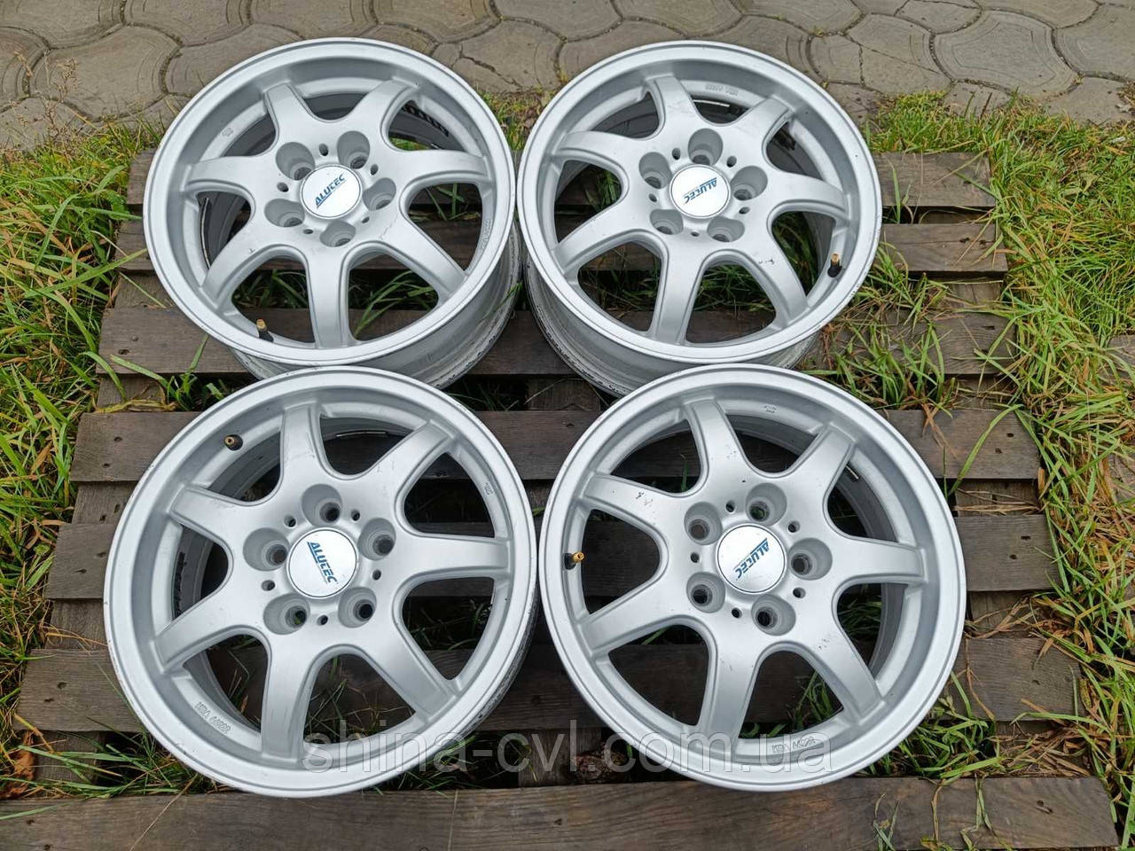 Диски 5.112 R15 6J ET45 DIA57.1 ALUTEC для VOLKSWAGEN CADDY/TRANSPORTER T4/PASSAT B5; MERCEDES VITO638