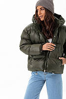 Женская молодежная зимняя короткая широкая куртка на синтепухе