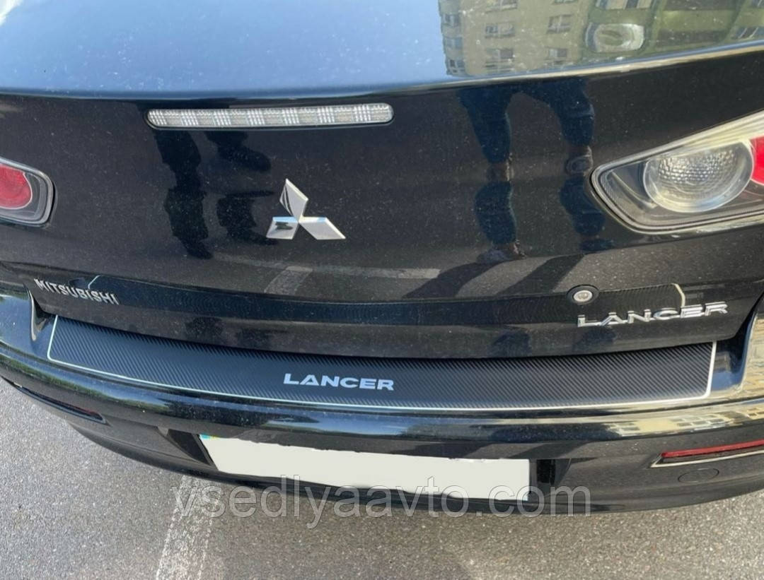 Накладка на бампер з загином Mitsubishi Lancer X з 2007 р. (Carbon)