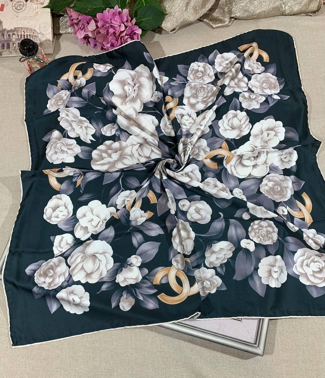 Шовкова хустка Грація Rosabella 90*90 см чорна ручна обробка краю