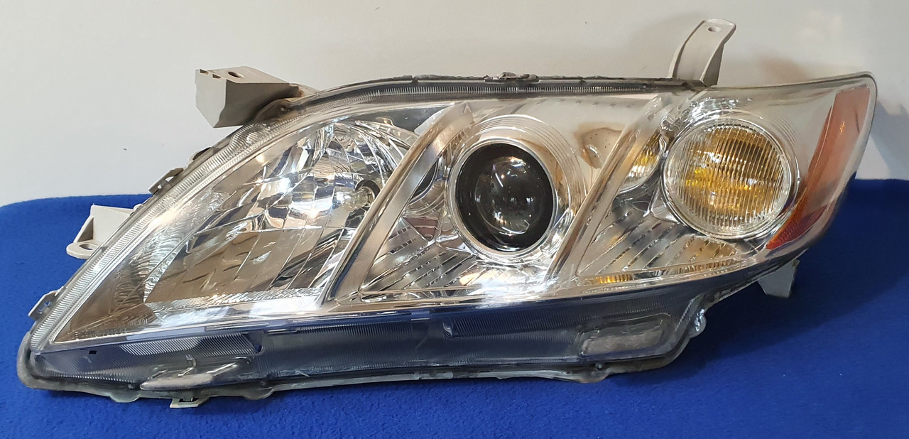 Встановлення BI — LED лінз у фари Toyota camry 40 USA