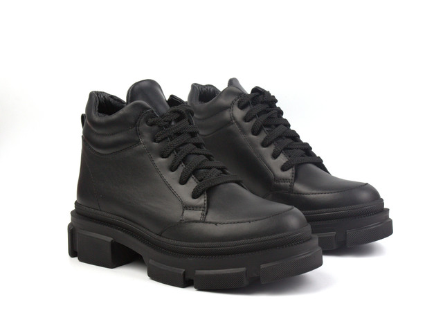 Ботинки кожаные на меху Женская обувь больших размеров 40-44 COSMO Shoes Dia Black BS 1702312104 