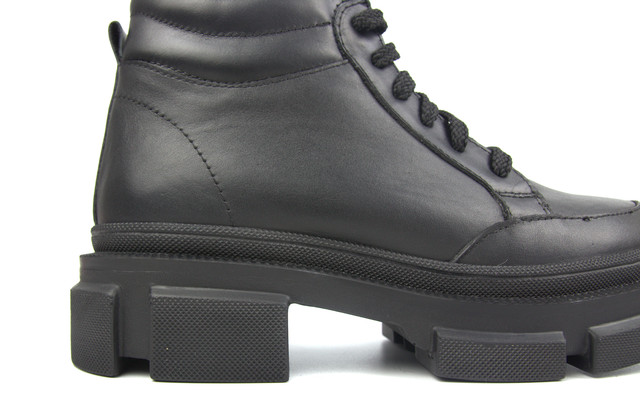 Ботинки кожаные на меху Женская обувь больших размеров 40-44 COSMO Shoes Dia Black BS 1702312104 