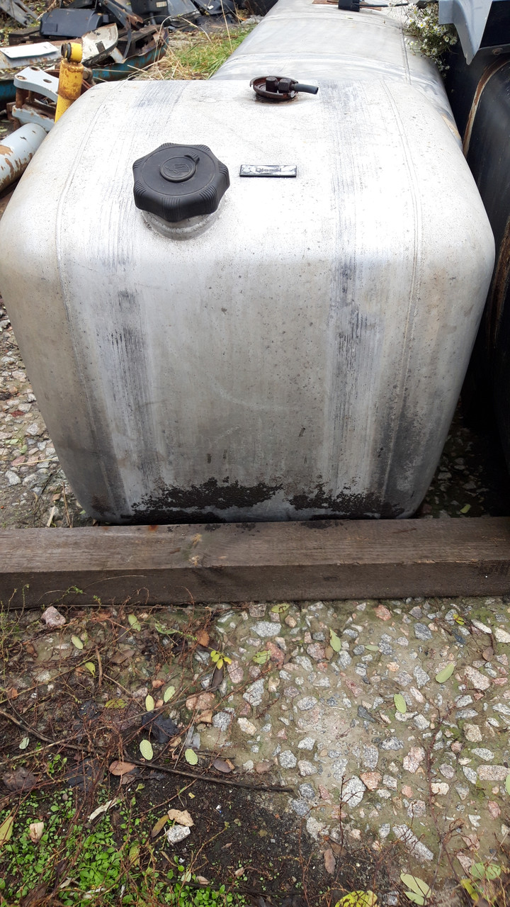 Бак Топливный Mersedes — Купить Недорого на Bigl.ua (1702585472)