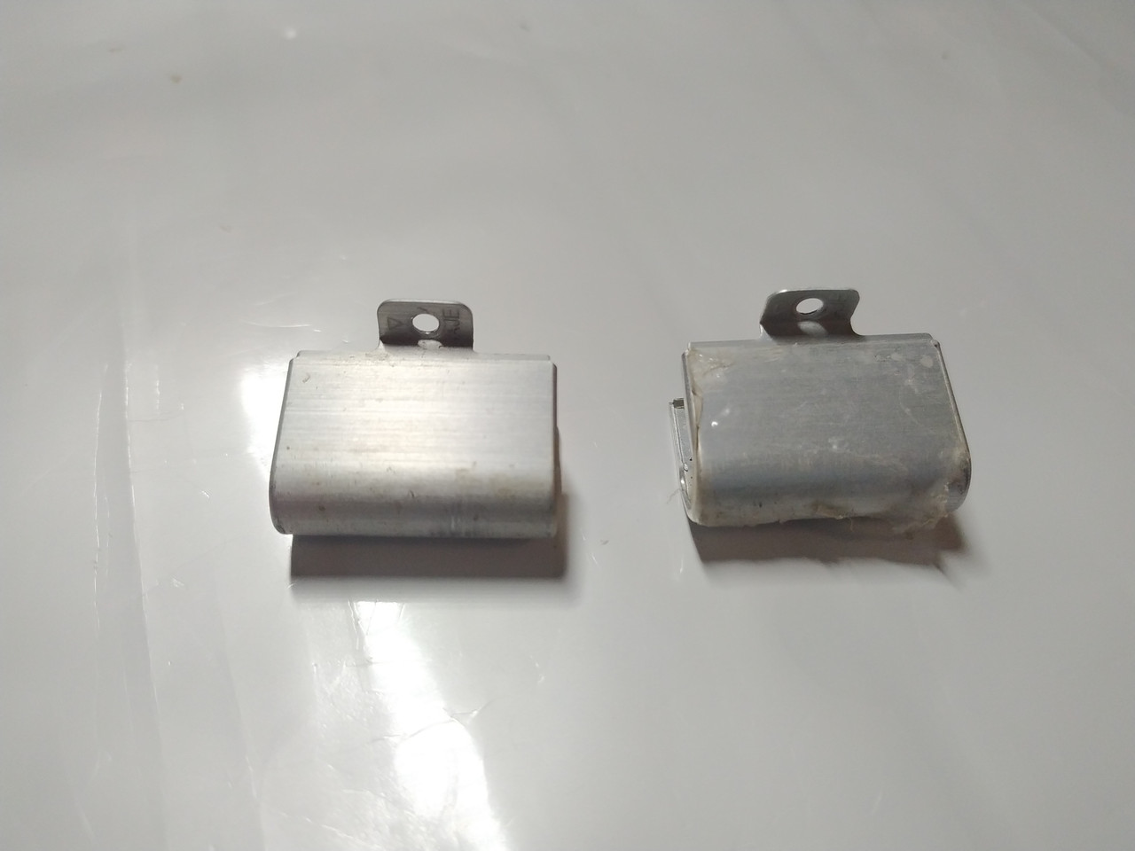 HP Pavilion G7-1000 заглушки петель бу