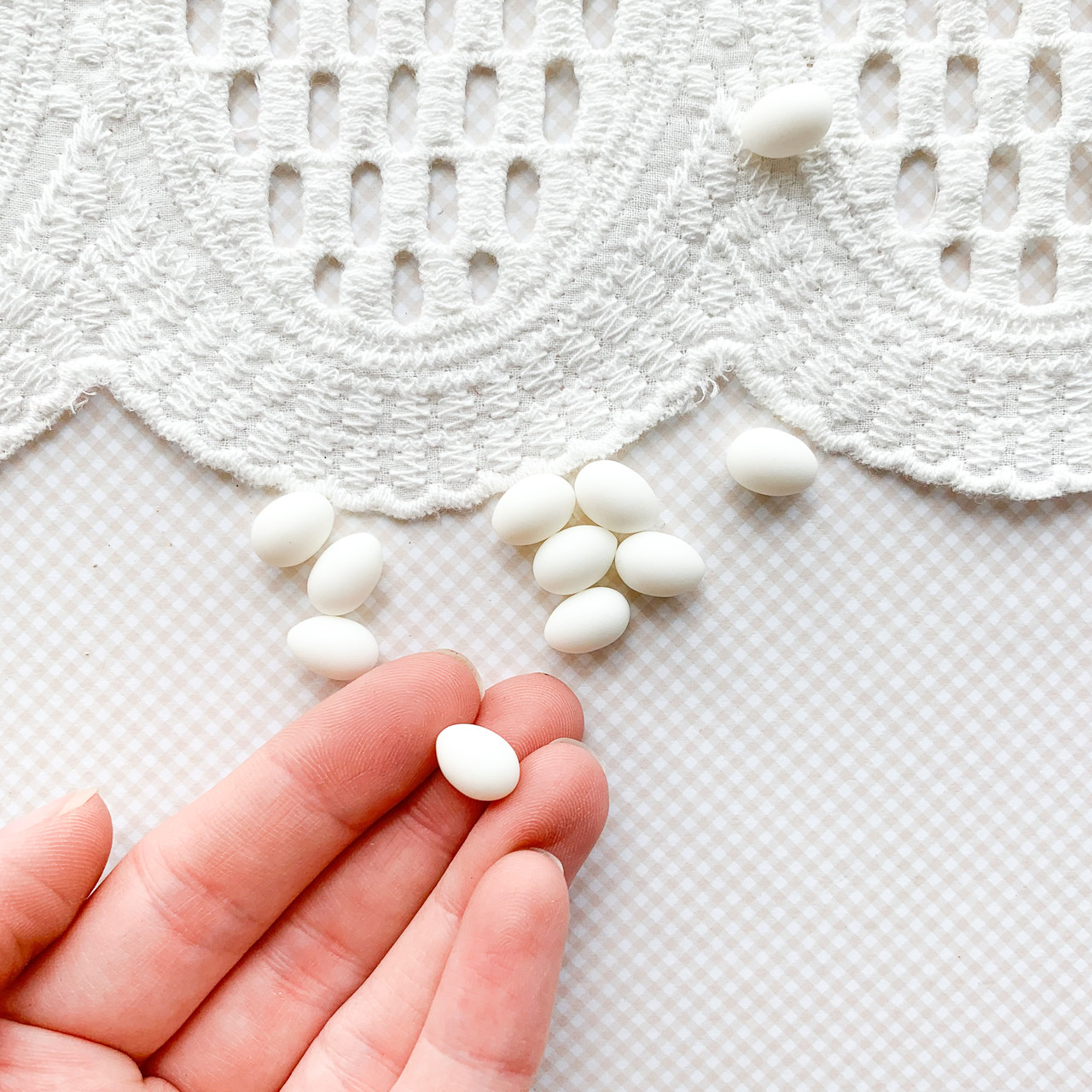 Мініатюра яйця білі 1 см 5 шт, фото 1