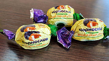 Цукерки Чорнослив з мигдалем