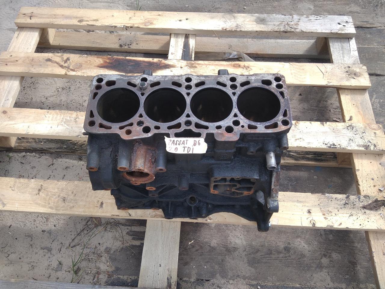 Блок двигуна VW Passat B6 3C2 3C5 2.0 TDI 03G021AG 000030007, фото 1