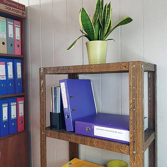 Металеві стелажі