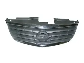 Решітка радіатора на Nissan ALMERA CLASIC 06-13 (B10) Ніссан Альмера Класік