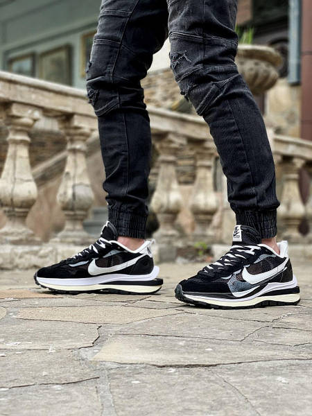 Sacai x cheap nike waffle black