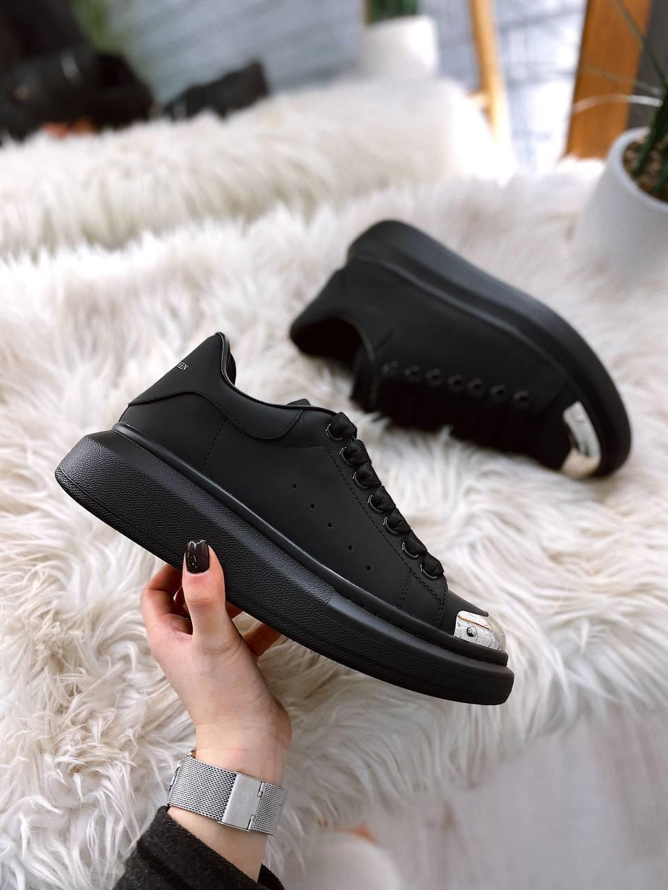 Кросівки жіночі Alexander McQueen Triple Black Metal маквін чорні матові кеди шкіряні повсякденні, фото 1