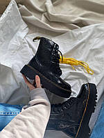 Женские зимние ботинки Dr.Martens Jadon Galaxy Logo (чёрные) модные лакированные сапоги на платформе DR073 топ