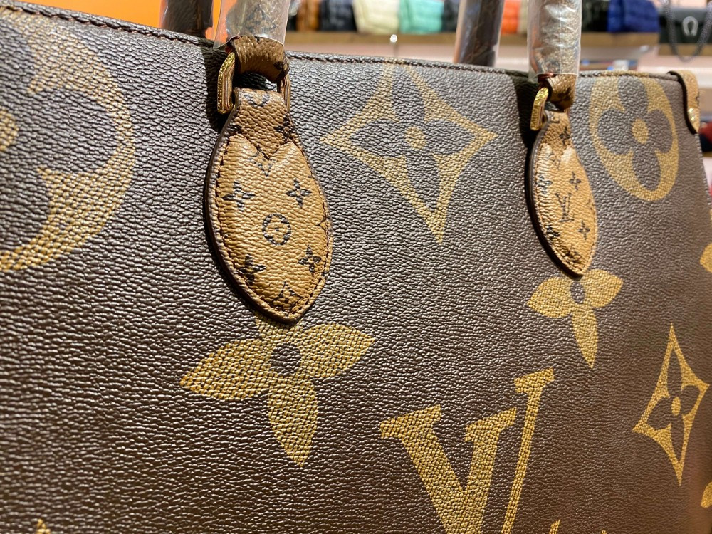 LOUIS VUITTON LV GHW OnTheGo GM Shoulder Handbag M45039 Monogram