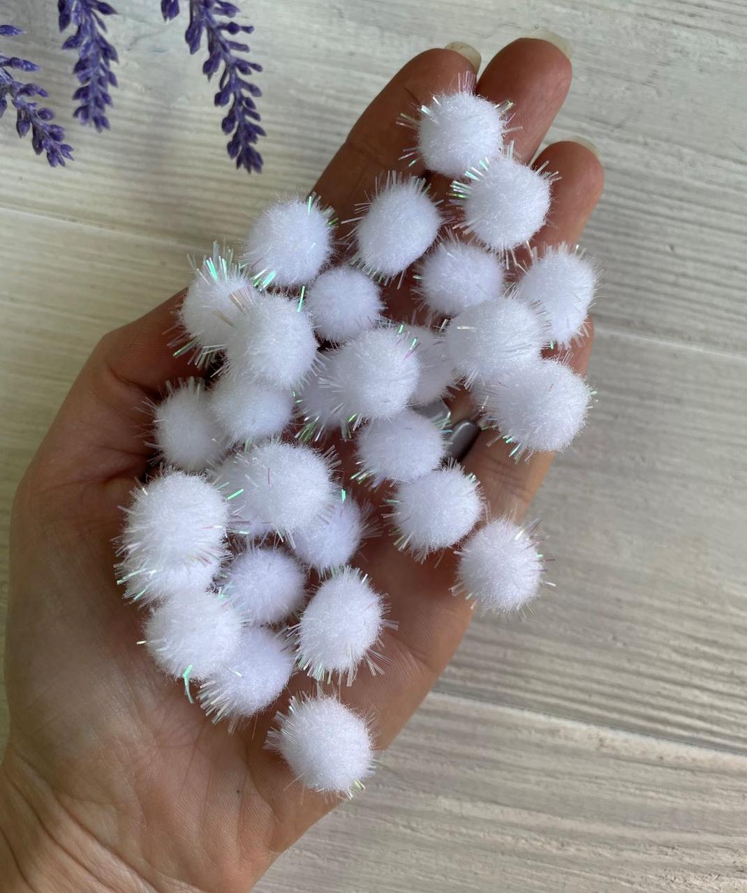 Помпони з люрексом " 1,8 см , білі з блискітками 1 000 шт