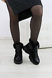 Жіночі зимові чорні черевики спортивного стилю на високій підошві, фото 3