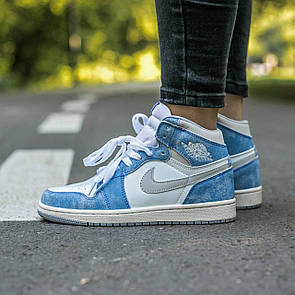 Кросівки жіночі блакитні Nike Air Jordan 1 'Hyper Royal' (06249)