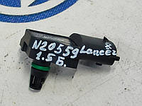 Датчик тиску впускного колектора MN195775 Lancer X Mitsubishi