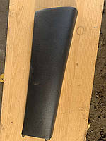 Обшивка центральної стойки Skoda Octavia