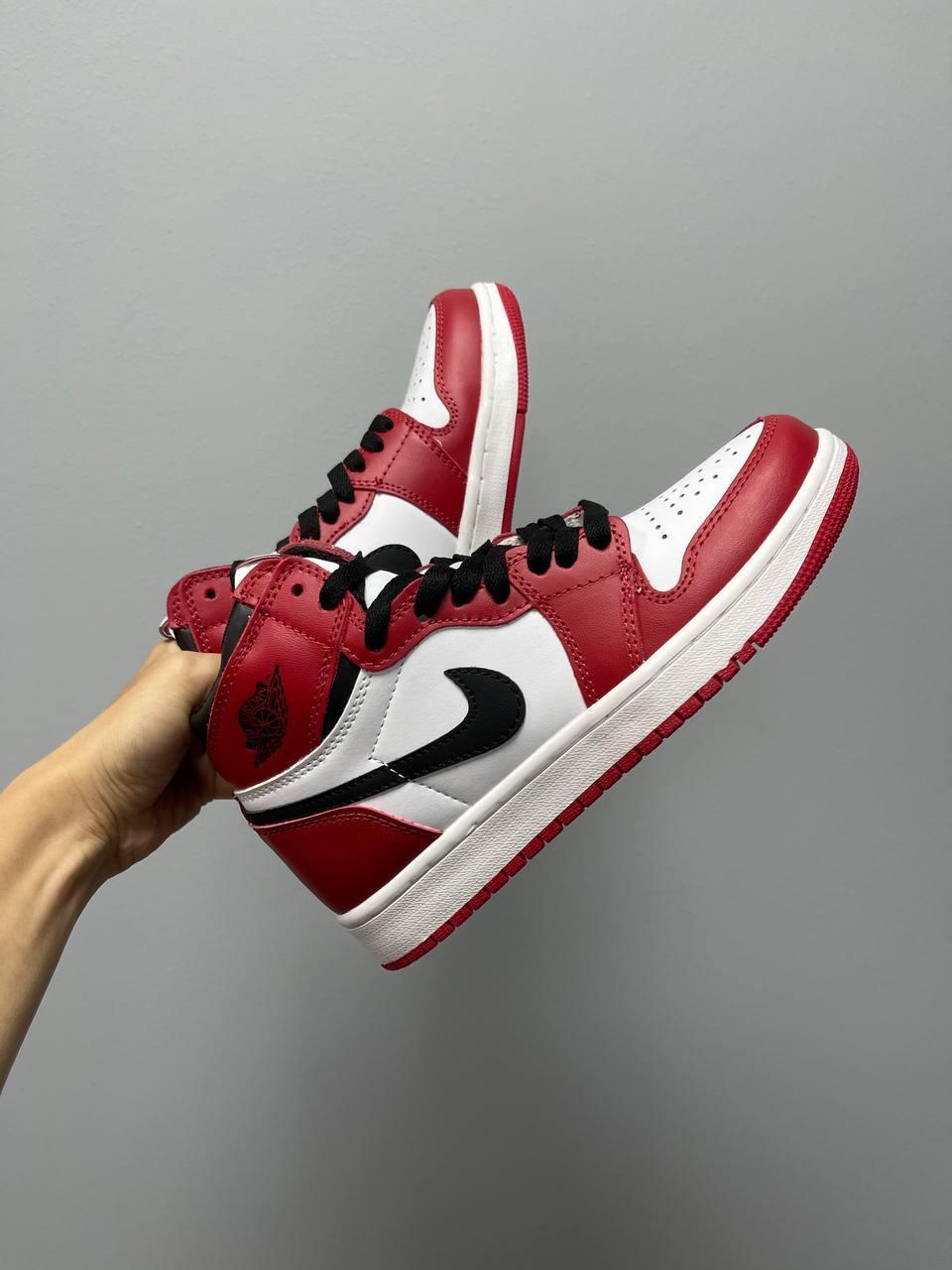 Nike jordan hotsell 1 chicago og