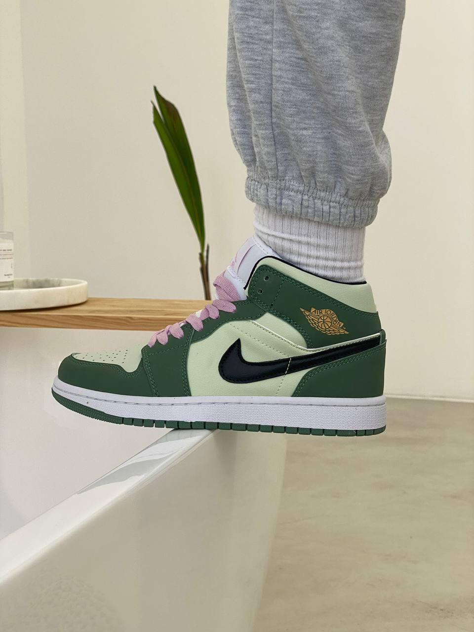 Air jordan best sale 1 green mid
