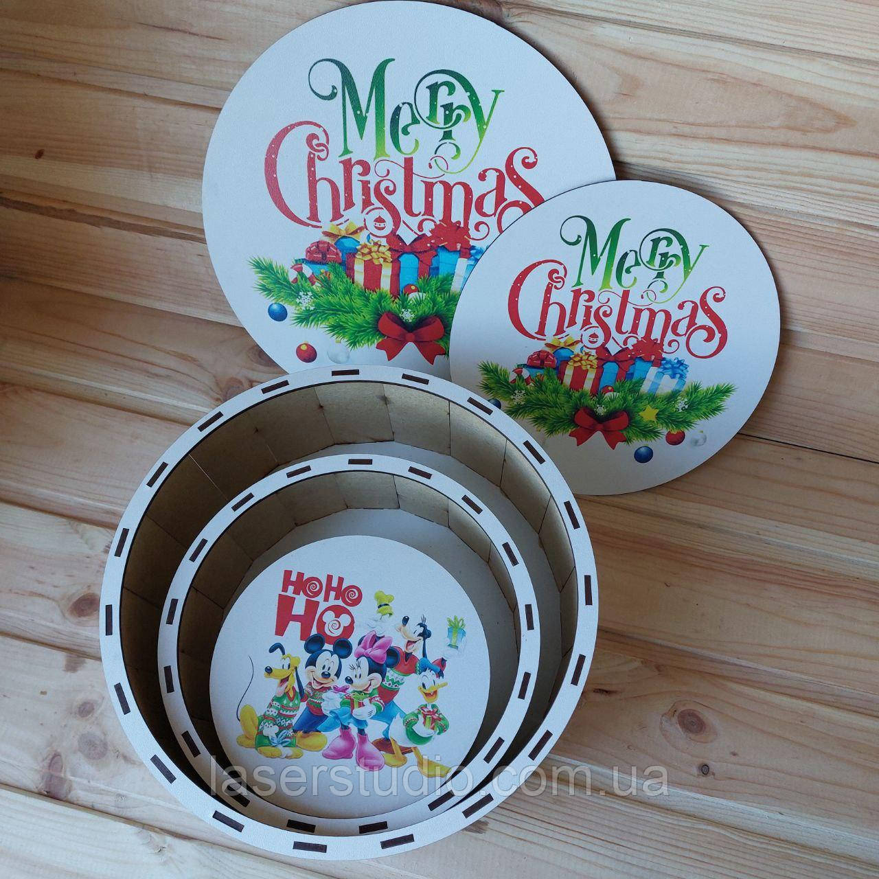 Набір Дерев'яних подарункових новорічних круглих коробок з малюнком, логотипом, фото, індивідуальним написом, фото 1