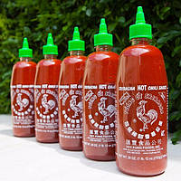 Шрирача острый соус чили Sriracha Hot Chili Sauce 793 g Шрирача с петухом США